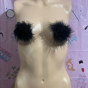 Chic Black Feathered Intimate Covers
